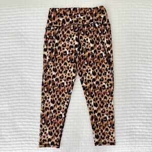 New Gottex Cropped / Capri Athletic Leggings in Leopard Print Size S